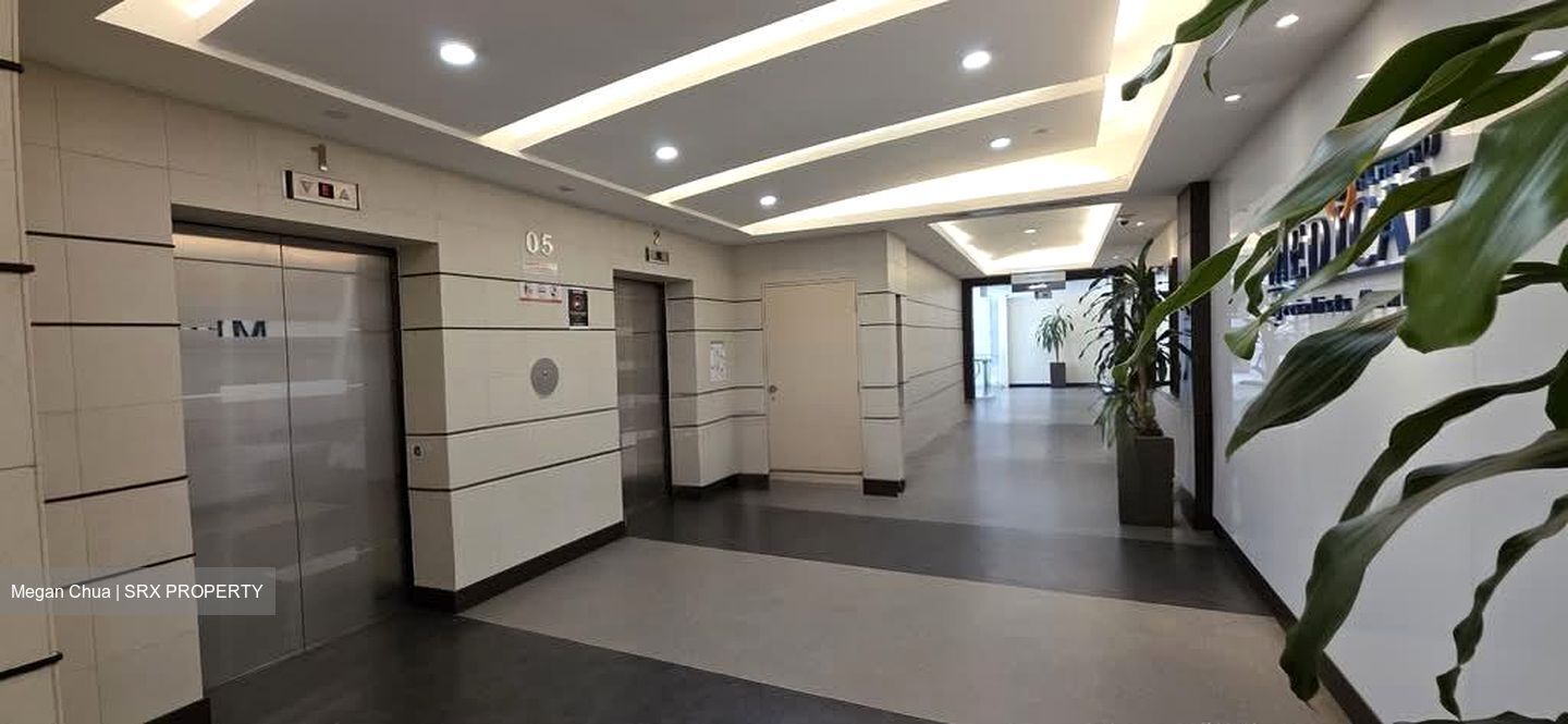 Lucky Plaza (D9), Retail #621732521